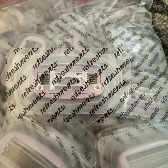 80 Lavender Razor Blade Refills - Picture 2 of 3